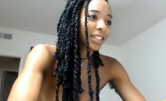 Sexy ebony ass bouncing on webcam