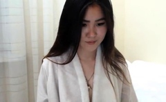 sexy korean girl squirts on cam